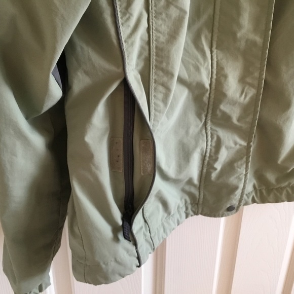 Columbia Packable nylon sage jacket with hood - Picture 6 of 11